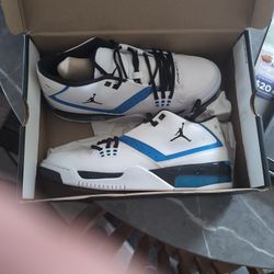(11.5 Never Been Used )Jordans 