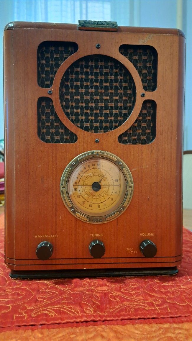 Vintage Style Radio