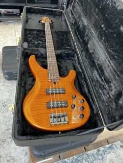Yamaha Bass Guitar 