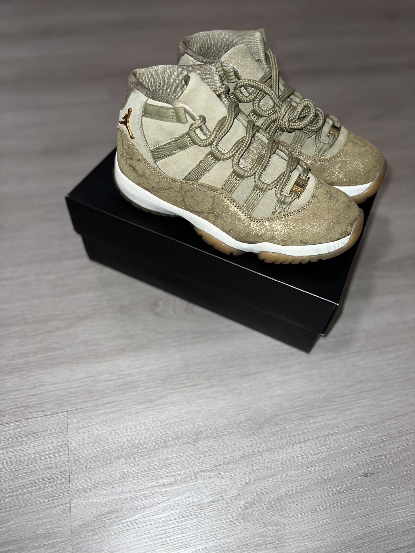 Jordan 11 Retro “Neutral Olive (Women's)”
