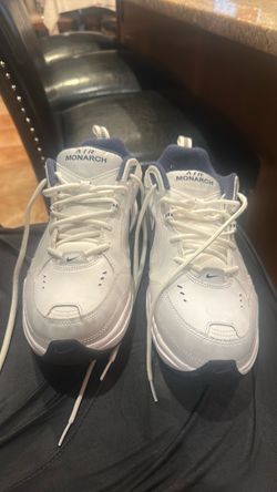 Nike air monarch