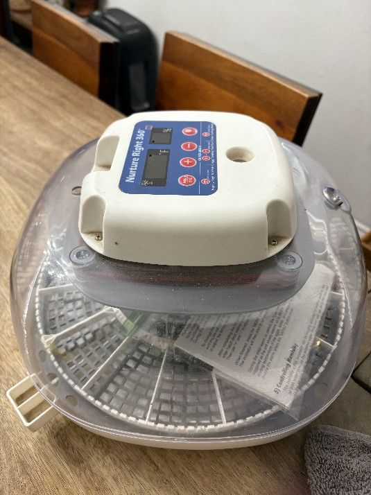 Harris Farms Nurture Right 360 Egg Incubator