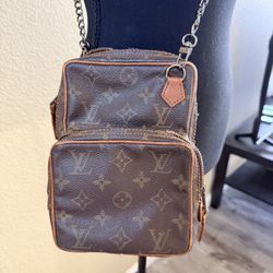 Louis Vuitton Vintage Amazone Monogram Crossbody Bag | Includes chain