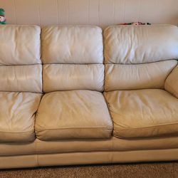 Flex steel Couch And Loveseat $300