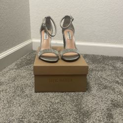 Steve Madden size 7 iridescent heels