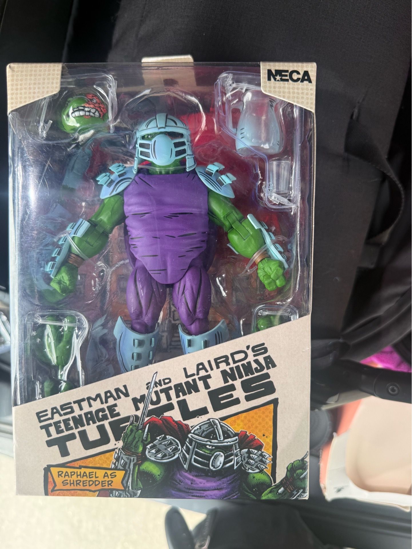 Ninja turtle "Raphael as shedder "
