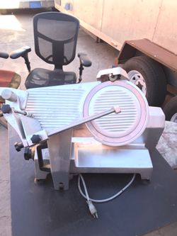 Meat and cheese slicer