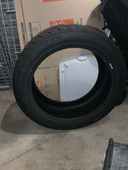 Brand new 285/45r22 all season (only one tire)