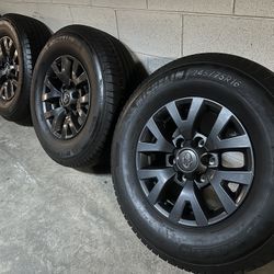Tacoma OEM 16x7 wheels/245/75R16 Tires 