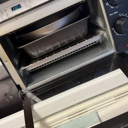 Compact Toaster Oven – Works Great, Clean & Ready to Use