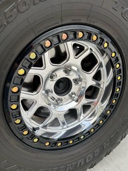 Toyo 37x12.5xR17