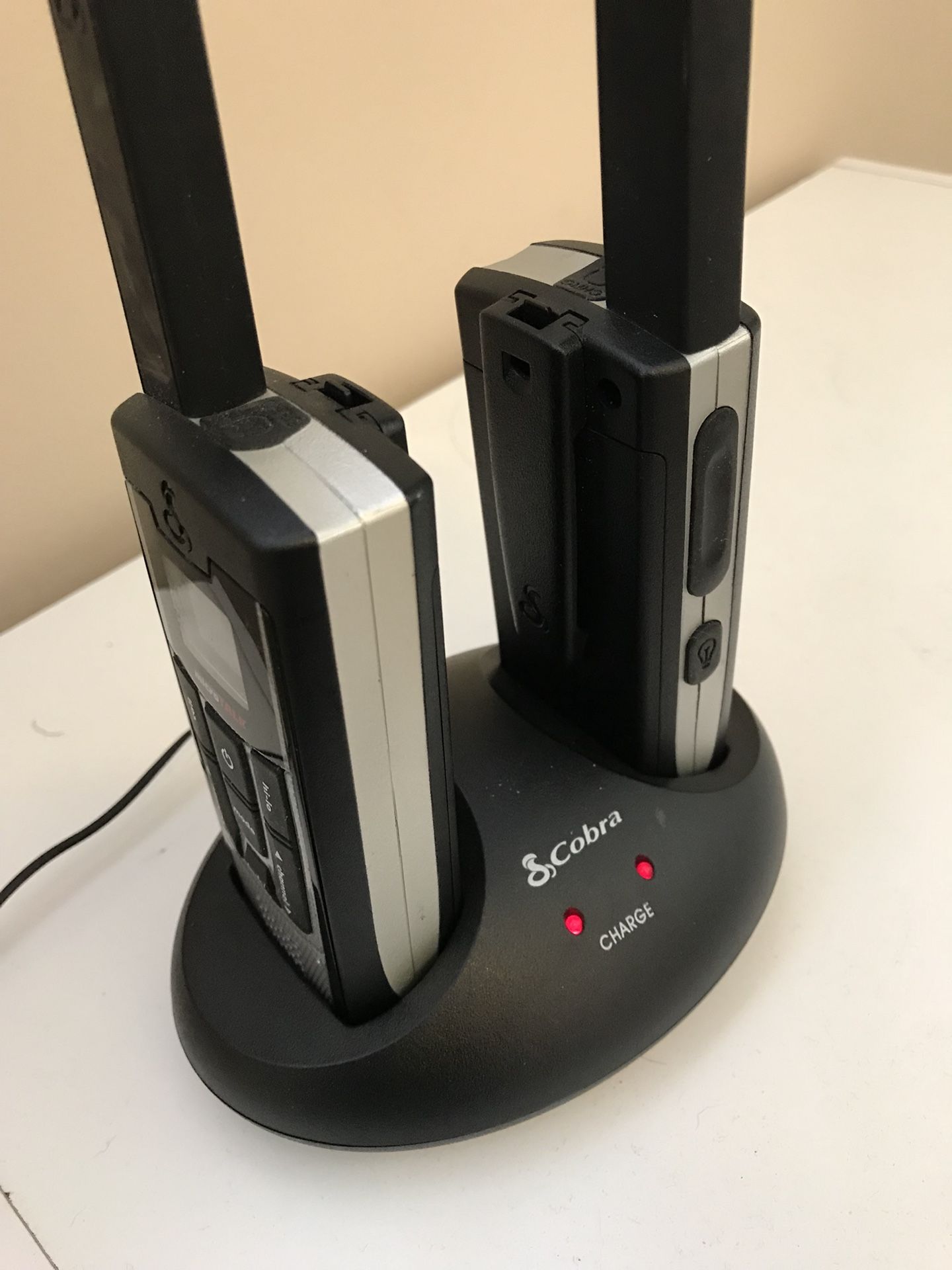 Cobra GA-CF7 Walkie Talkies with desktop charger