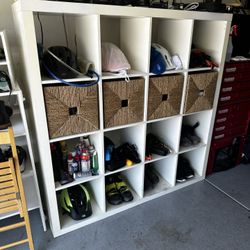 Cube Shelves With Baskets