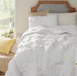 Bedsure Twin XL Comforter Set with Sheets - 5 Pieces, Bedding Sets, Pinch Pleat White Bed in a Bag
