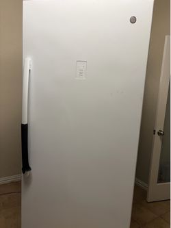 Ge 21 cubic upright freezer