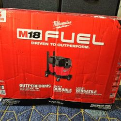 MILWAUKEE M18 FUEL 6 GALLONS VACCUM 