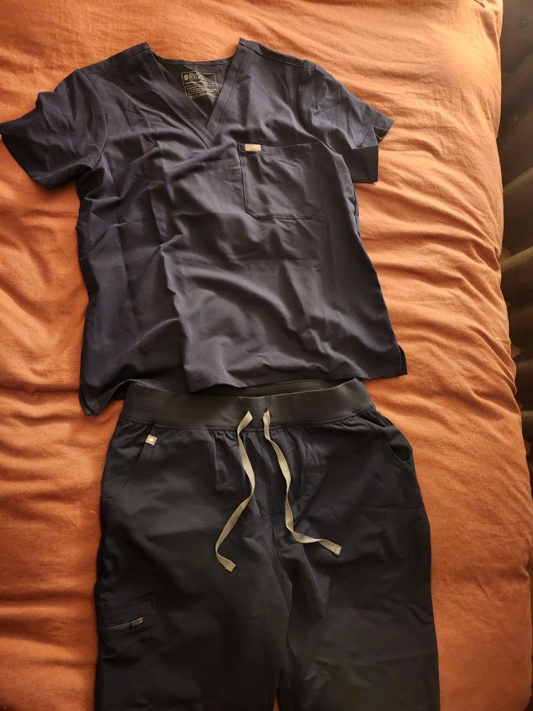 Blue Women's FIGS Scrubs Size XL