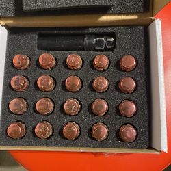 M12x1.5 Lug Nuts With Key Socket