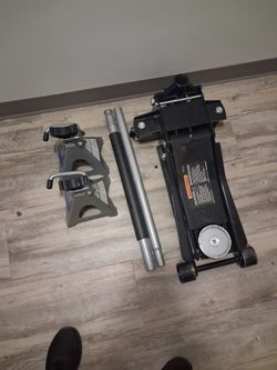 Husky Pro 2.5 Ton Low-Profile Jack with DieHard Jack Stands