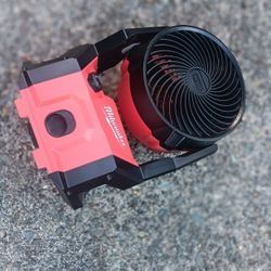 Milwaukee M18 Fuel Packout Fan Almost New Condition. For Pick Up Fremont Seattle. No Low Ball Offers Please. No Trades. Yes It's Available.  