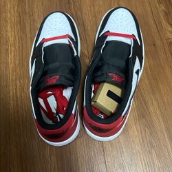 Air Jordan 1 Low Og red