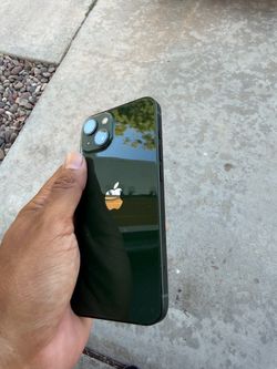 I p h o n e 13 128GB green unlocked