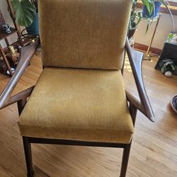 Joybird Soto Chair
