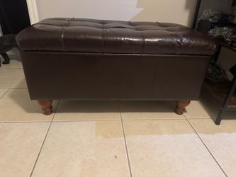 Banca Otomana de Almacenamiento Tufted (Piel Sintética Marrón) - Kirkland's