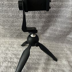 Mini Tripod With Smartphone Clamp
