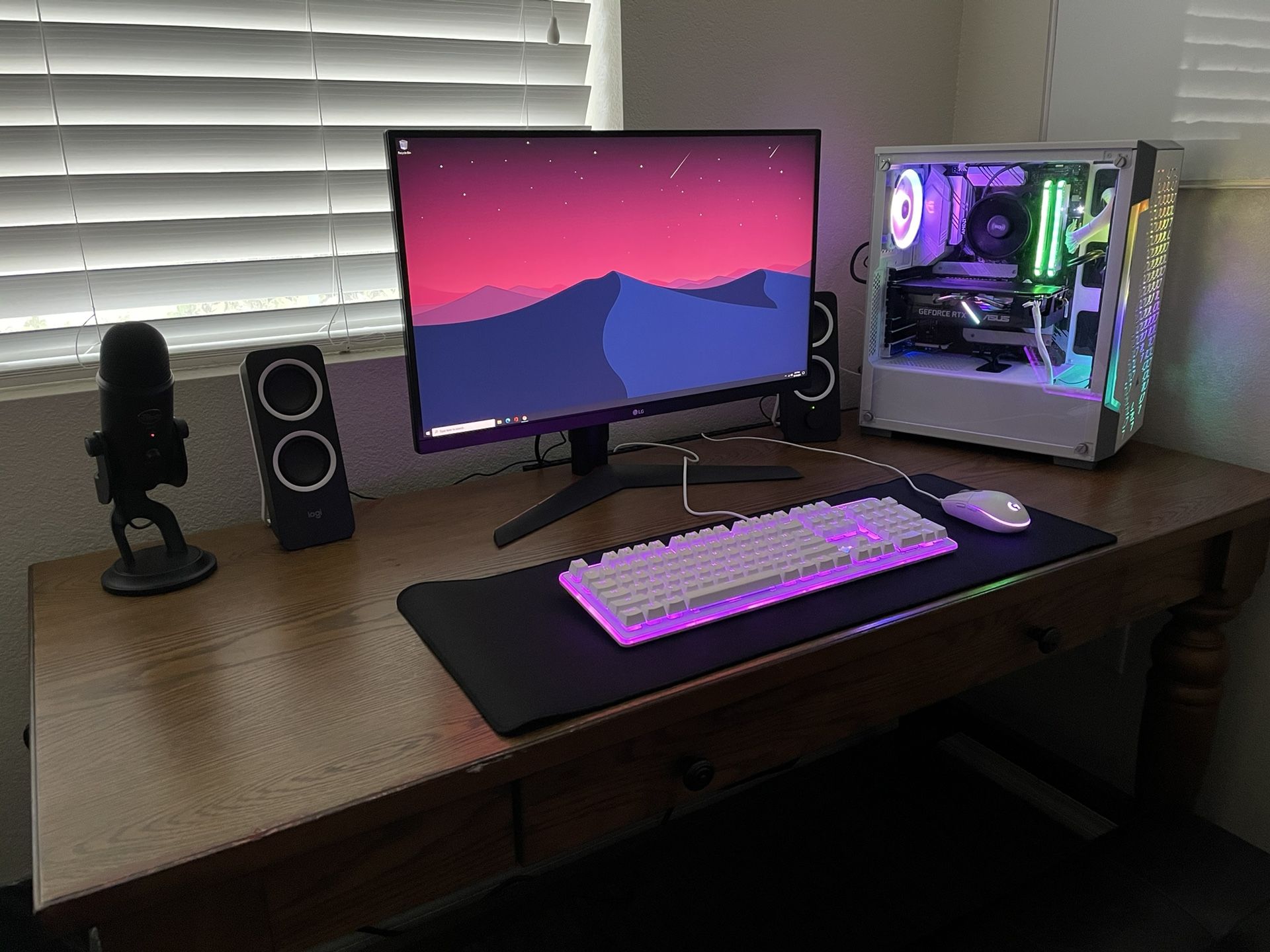 Gaming PC Build White/RGB with LG QHD Gaming Monitor ASUS NVIDIA