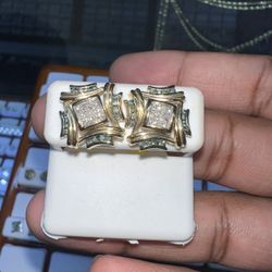 BLUE DIAMONDS VS SQUARE EARRINGS 