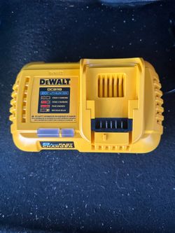 New 20v dewalt fast charger 8 amp