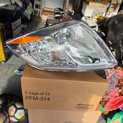 Eagle eyes head light For Toyota Prius Headlights Headlamp  Left  Replacement