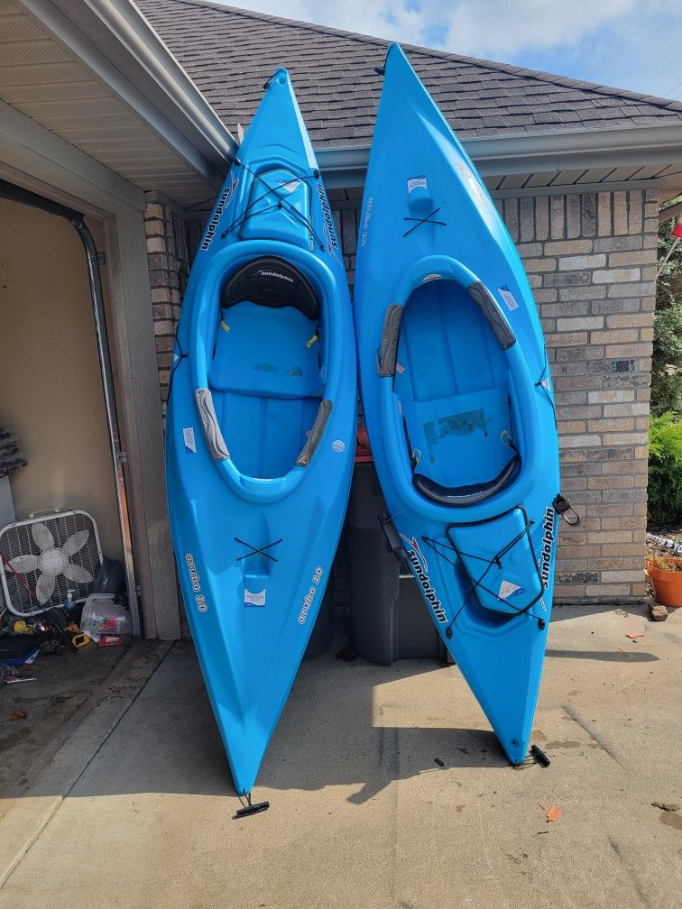 10ft Kayaks Used Twice With Paddles 175 A Piece Obo