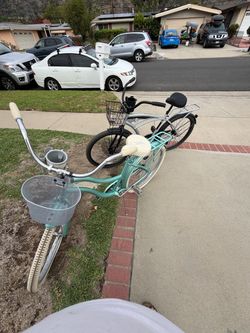 Beach Cruiser Bikes Nel Lusso  ** Like new