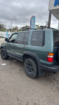 1999 Isuzu Trooper
