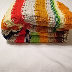 HANDMADE  CROCHET KING SIZE COMFORTER.