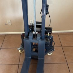 Monta Carga Eléctrico Manual 