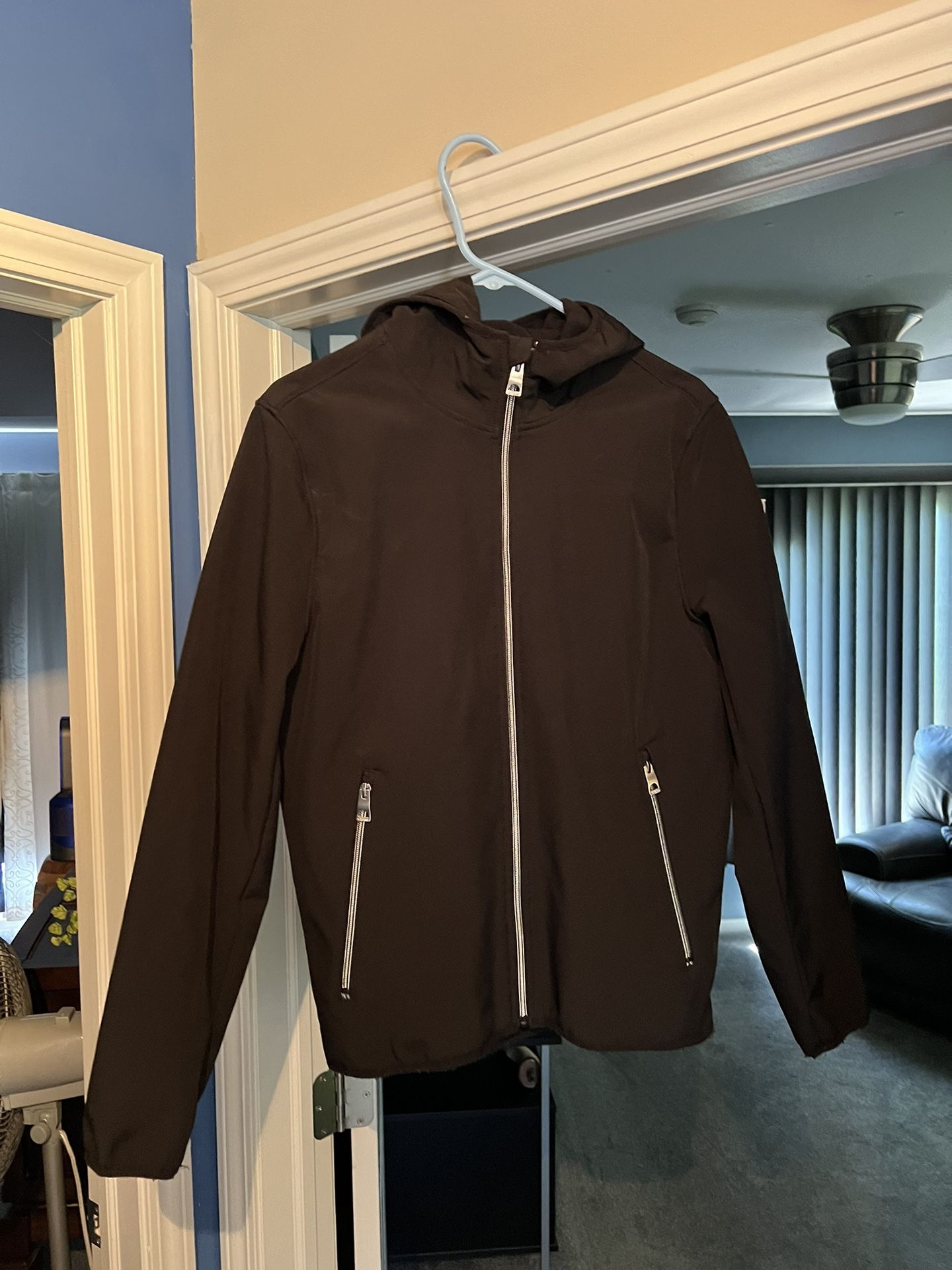 GUESS Men's Small Softshell Long Sleeve Hooded Jacket