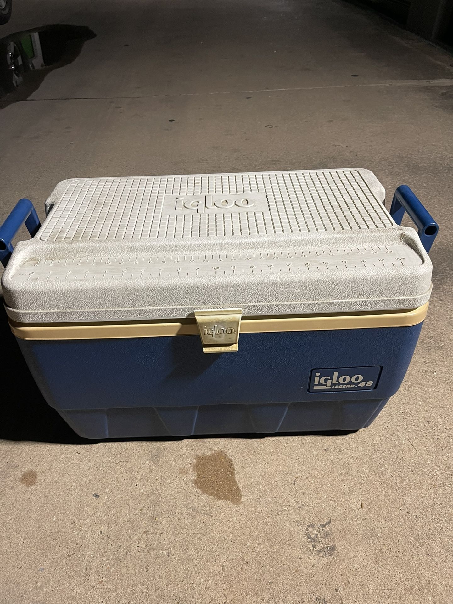 Igloo LEGEND 48 Vintage Cooler for Sale in San Antonio, TX OfferUp