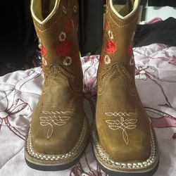 Girl Boots Size 9 Toddler OBO