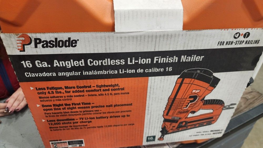 Paslode Angled 2.5-in 16-Gauge Cordless Finish Nailer