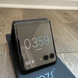 Motorola Razr Plus 2023 5G 128GB Flip Phone 