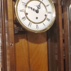 Grandfather Clock With Three Kind Of Bill