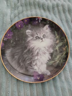 ESTATE SALE!  Purrfection Heirloom Plate 