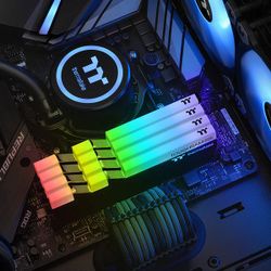TOUGHRAM RGB Memory DDR4 3600MHz 64GB (32GB x 1)