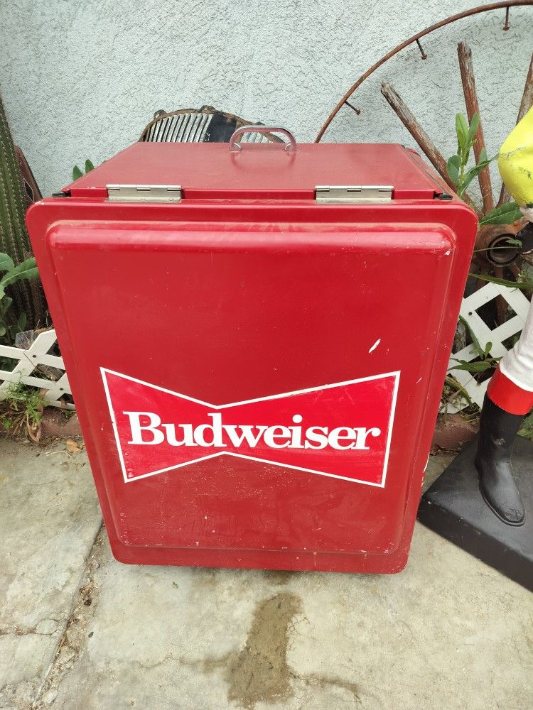 BUDWEISER ICE CHEST/COOLER!175$ OBO