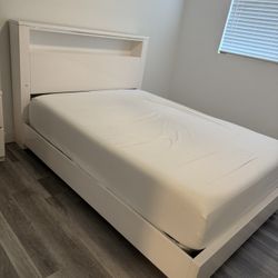 3-Piece Bedroom Set For Sale