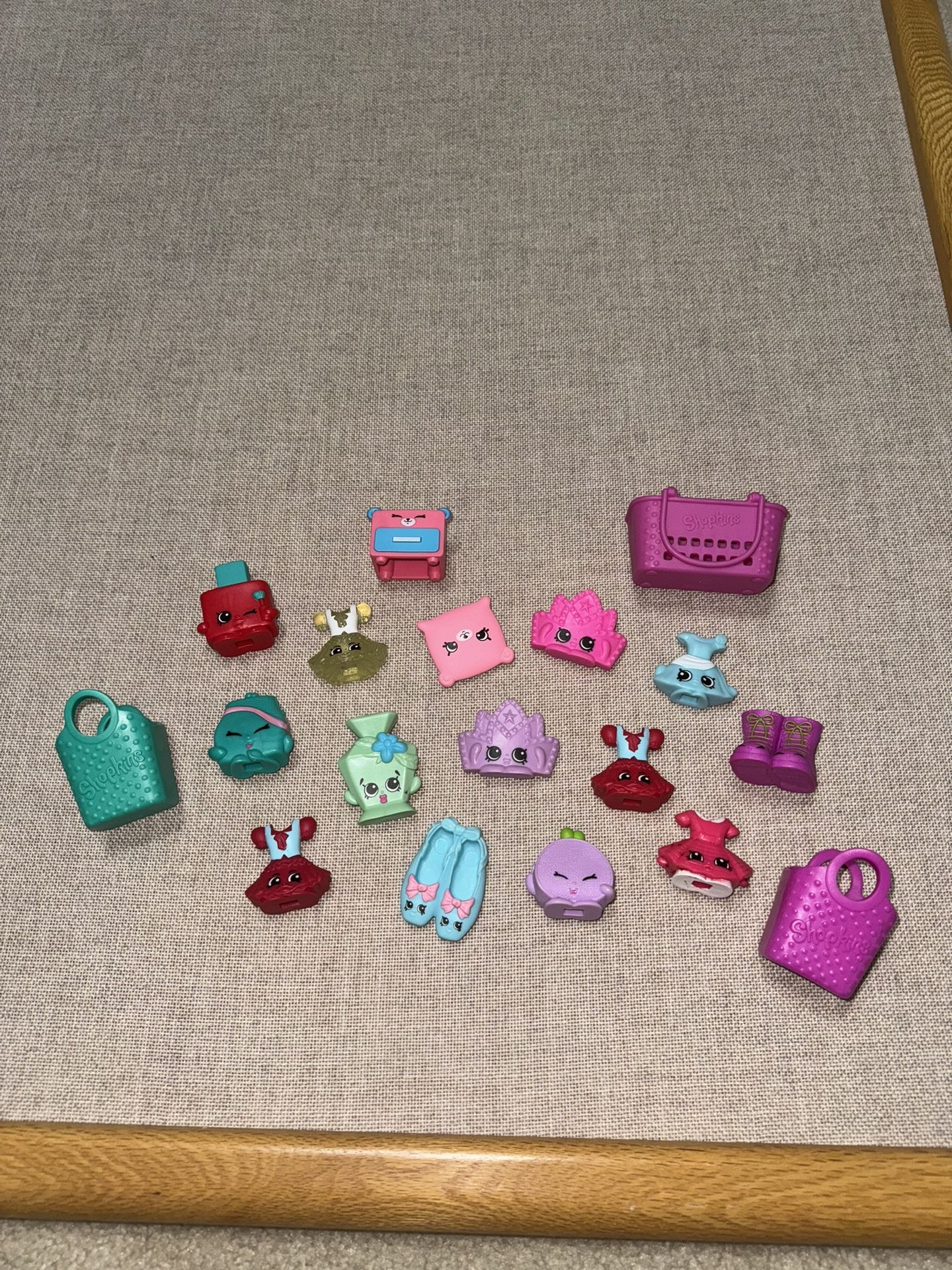 Giant Shopkins