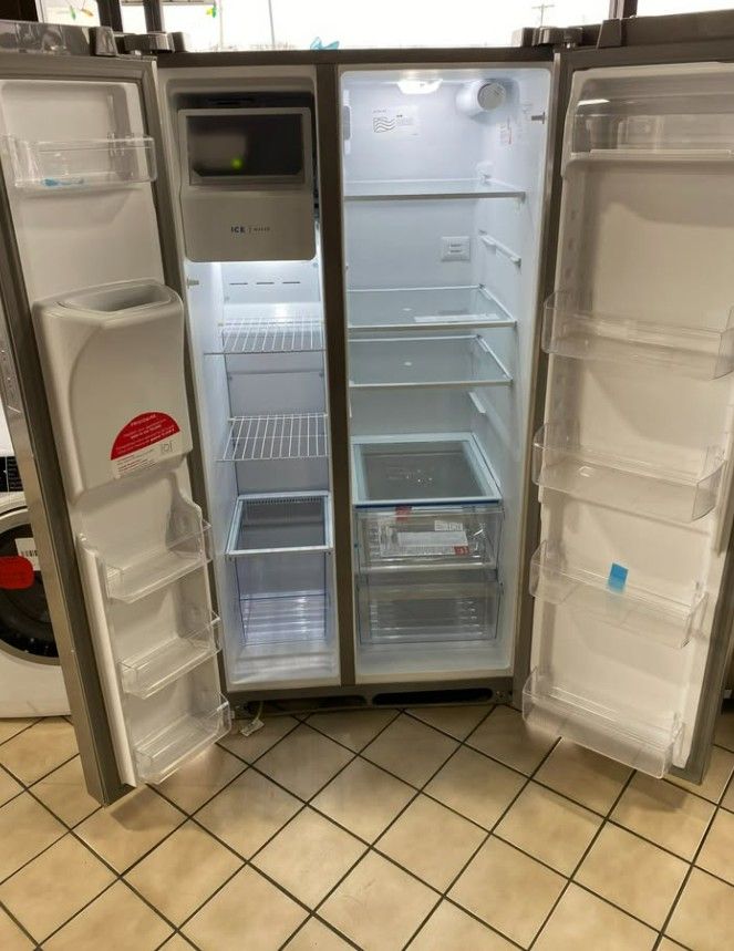 NEW Refrigerator Frigidaire